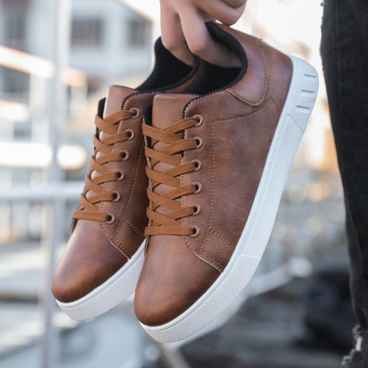 Men's Low-Top Sneakers - Lace-Up Comfort